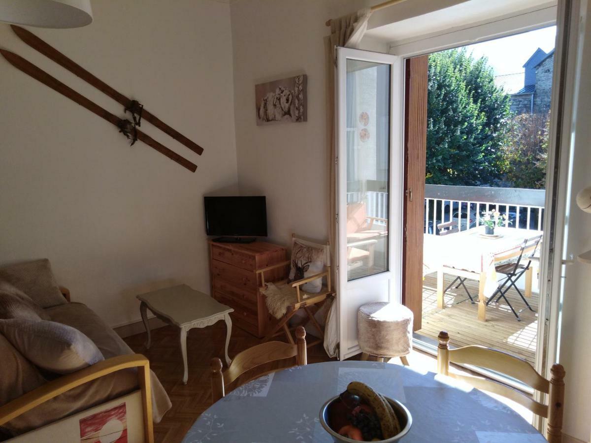 Le Pardeilhan Appt Chaleureux, Lumineux Avec Terrasse Et Parking En Coeur De Ville Bagneres-de-Luchon Ngoại thất bức ảnh